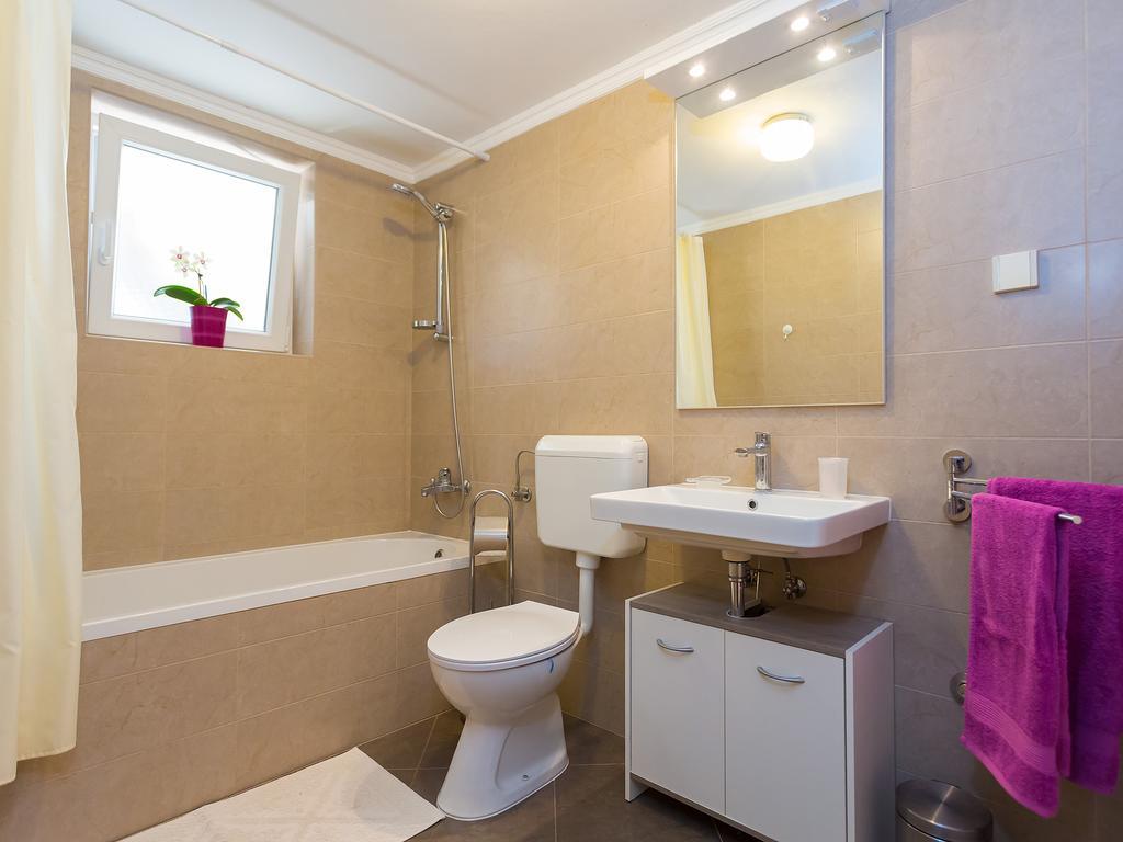 Apartment Luce Пореч Екстер'єр фото