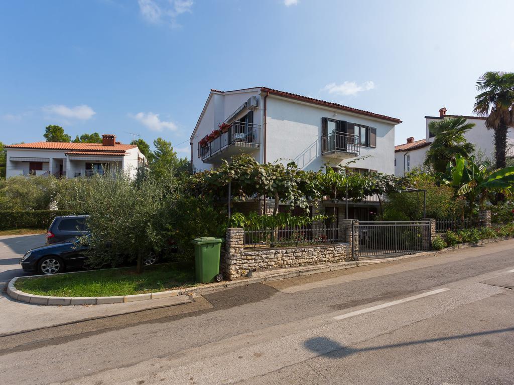 Apartment Luce Пореч Екстер'єр фото